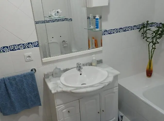 Elegant Sea View Apartman *